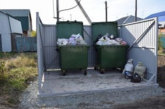 «Магнит» оборудует площадки для мусора, а омичи разбирают их на запчасти