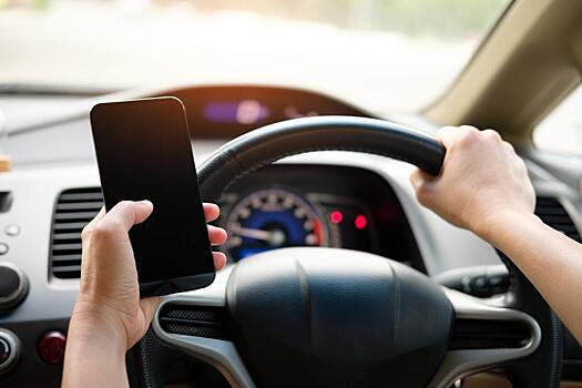 Как безопасно пользоваться телефоном за рулем — подсказка от эксперта