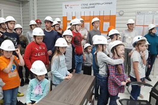 В преддверие фестиваля «Вместе Ярче» энергетики провели экскурсию для детей