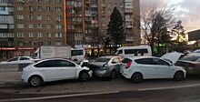 В Ростове столкнулись шесть автомобилей