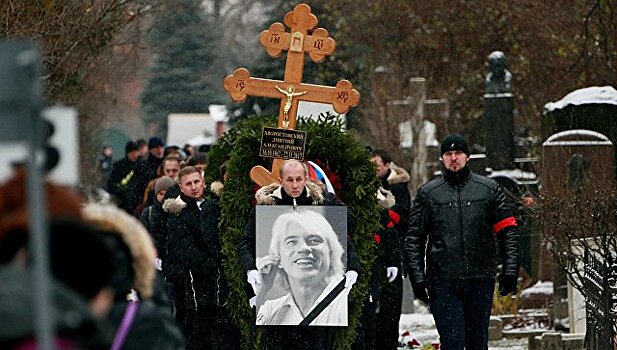 В Красноярске стартовал конкурс мемориальных досок в честь Хворостовского