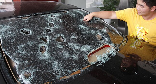 Как защищать автомобиль во время града