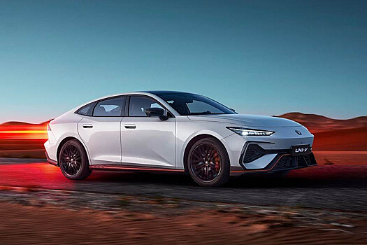 Компания Changan провела презентацию рестайлингового лифтбека Uni-V