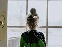 В Новосибирске жители обвинили мужчину в домогательствах к 9-летней школьнице и пенсионерке