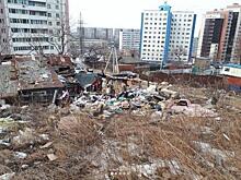 Жители Владивостока пожаловались женщину, которая устроила у себя дома свалку