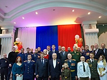 Позитивно и вдохновляюще: Глава Курчатовского района провел праздничный прием для защитников Отечества