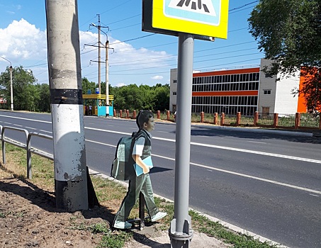 Картонный ребенок на «зебре»: мэрия Сызрани решила укротить водителей-лихачей