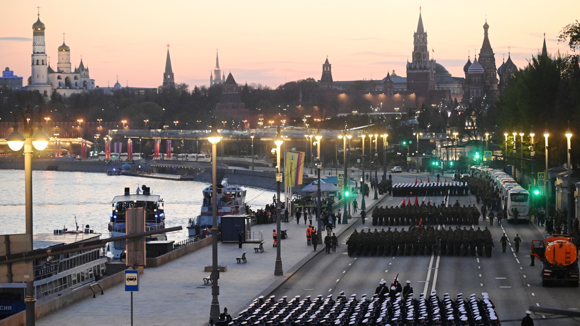 Названа страна Европы, желающая сорвать парад в Москве