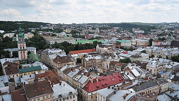 СМИ: во Львове неизвестные разрушили памятник коммунисту Великановичу