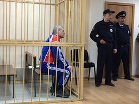 Экс-полицейскому, покушавшемуся на экс-главу УВД Екатеринбурга, сократили срок на 2 месяца