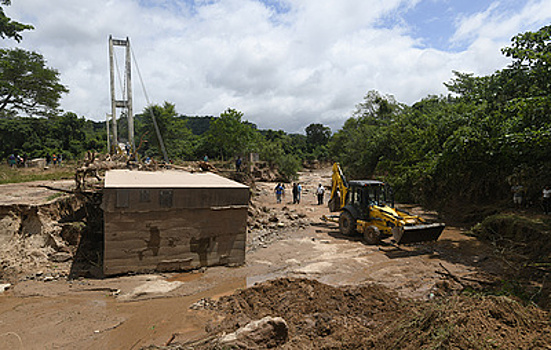 В Боливии из-за наводнения погибли не менее 20 человек