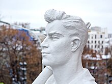 Реставрация скульптур «Промышленность» и «Сельское хозяйство» в Подколокольном переулке завершена
