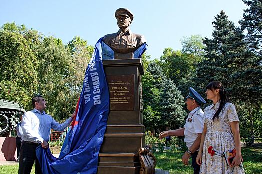 Под Краснодаром открыли памятник герою-танкисту