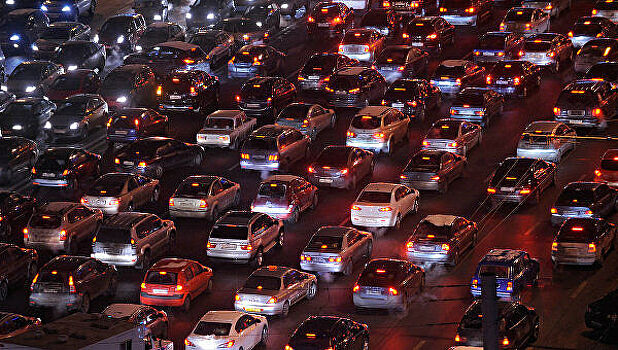 Пробки на дорогах Москвы оцениваются в семь баллов