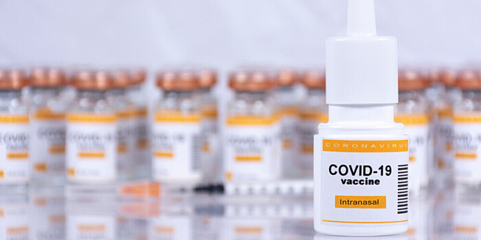 В Китае начали использовать вакцину от COVID-19 в виде аэрозоля