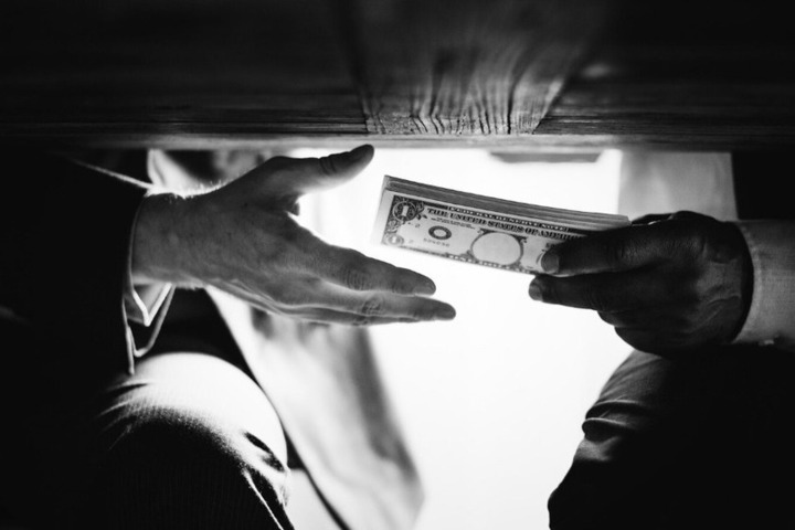 Начальник Казанского вокзала подозревается во взяточничестве