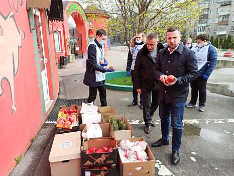 Более 120 килограммов продуктов передали волонтеры в «Лимпопо»