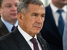 Минниханов объявил президентские благодарности начальнику полиции Татарстана и артисту Казанского ТЮЗа