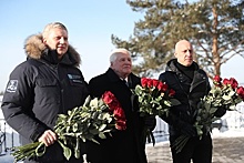 Андрей Иванов почтил память защитников Отечества у мемориала «Рубеж обороны 1941 года»