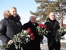 Андрей Иванов почтил память защитников Отечества у мемориала «Рубеж обороны 1941 года»