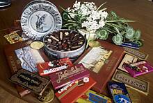 Россиянка собрала коллекцию оберток шоколада времен СССР