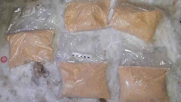 Липецкой полицией задержан наркокурьер, который под видом доставки продуктов перевозил «синтетику»