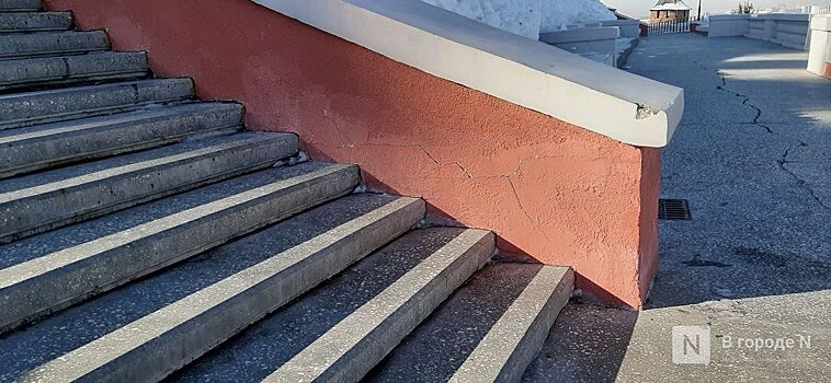 Трещины на Чкаловской лестнице планируется убрать до 1 мая