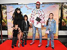 Филипп Киркоров в бейсболке, Нелли Ермолаева в роуче, Эммануил Виторган, Наталья Лесниковская, Дмитрий Красилов на премьере анимации «Литл Гром»