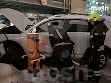 В Москве машина рухнула с четвертого этажа парковки и попала на видео