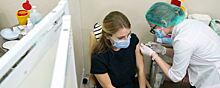 Инфекционист Роспотребнадзора Горелов: вакцинация от ковида в России дает результаты