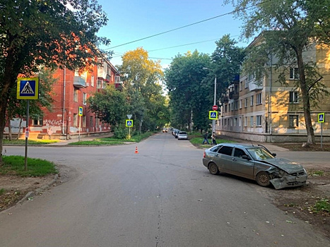 В Самаре в ДТП между двумя машинами пострадала пассажирка