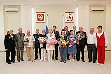 Десять нижегородцев получили знаки «Почетный ветеран»