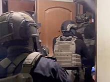 Грабители в балаклавах напали на семью россиянина в частном доме