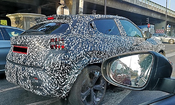Обновленный Nissan Juke засветился во время тест-драйва в Париже