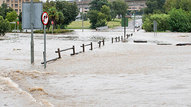 Количество жертв наводнения в ЮАР превысило 400 человек