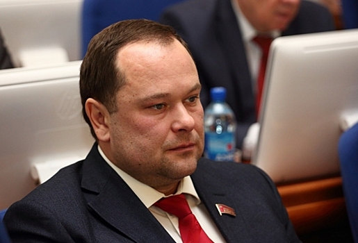 Константин Ткачев досрочно сдал мандат депутата Законодательного собрания Омской области