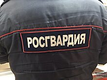 В Югре росгвардейцы присоединились к акции «Дарите книги с любовью»