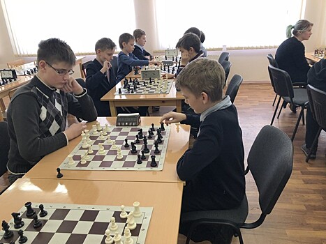 Ученики школы № 1883 прошли на этап городских соревнований по шахматам