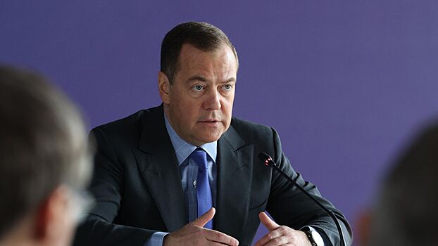 Медведев прокомментировал отключение Маском Starlink рядом с Крымом