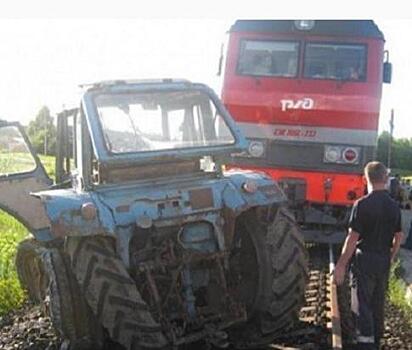 На Кубани пассажирский поезд Сухум — Санкт-Петербург протаранил трактор