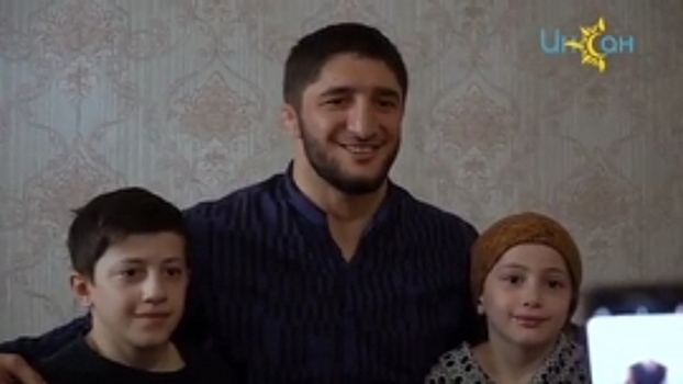 Абдулрашид Садулаев обеспечил продуктами малоимущую семью
