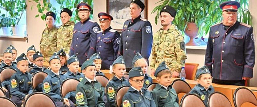 В Хабаровске прошла церемония посвящения первоклассников в кадеты