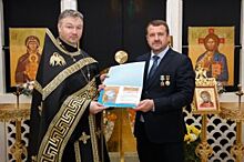 Главу Группы компаний «С.Э.Р.» наградили медалью за строительство храма