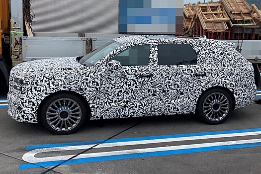 Появились новые фото "убийцы" кроссовера Rolls-Royce от Toyota