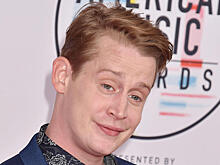 Папарацци заметили 44-летнего Маколея Калкина на шопинге с невестой