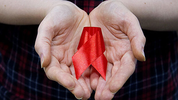 ВИЧ-инфицированным разрешили усыновлять детей