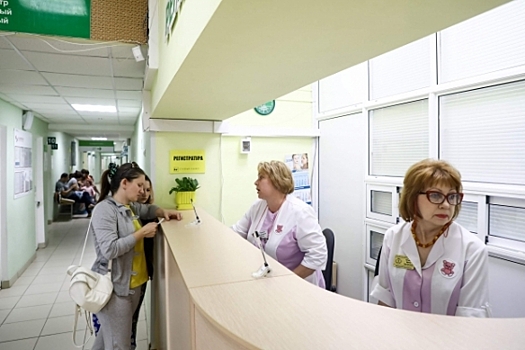 В Волгограде врачей планируют возить к пациентам с COVID-19 на такси