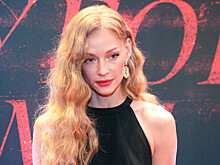 42-летняя Светлана Ходченкова занялась стрип-пластикой