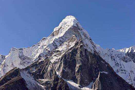 В Непале откроют выставку произведений искусства из мусора, собранного на Эвересте