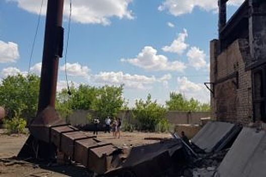 В Соль-Илецке рабочего насмерть придавило вентиляционной трубой